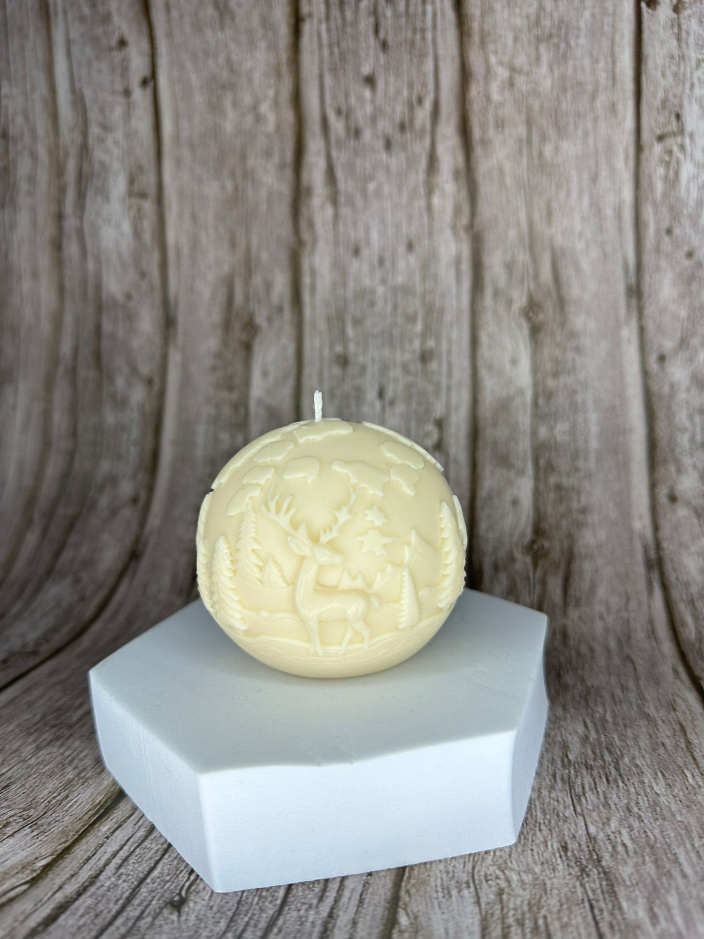 Candela “Sfera Invernale” in Cera di Soia – Edizione Natalizia