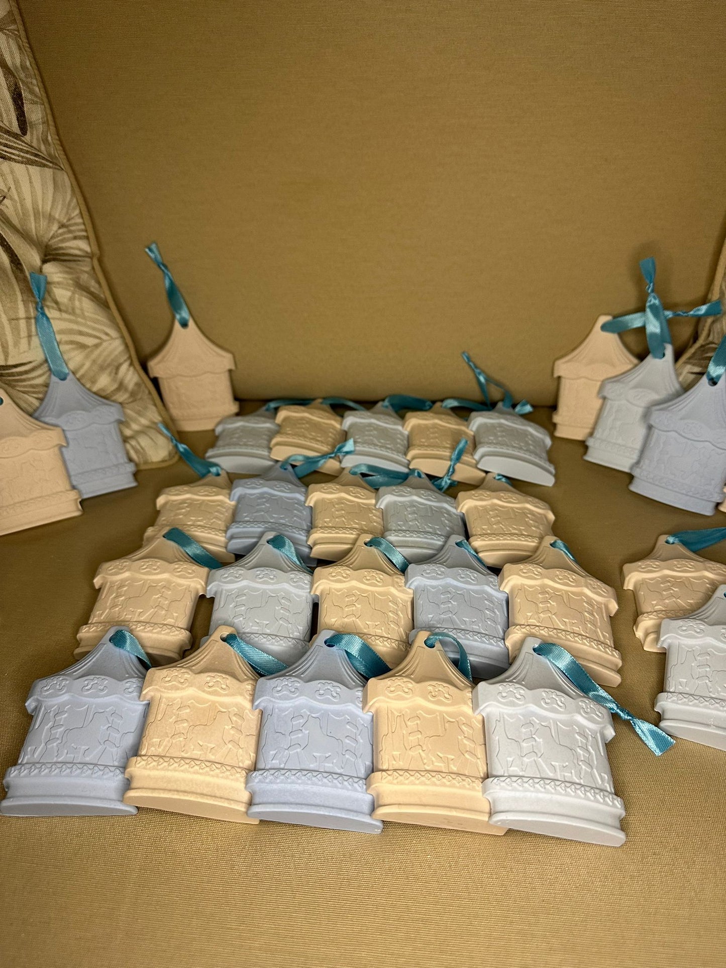 Mini Carillon a Forma di Casetta in Gesso